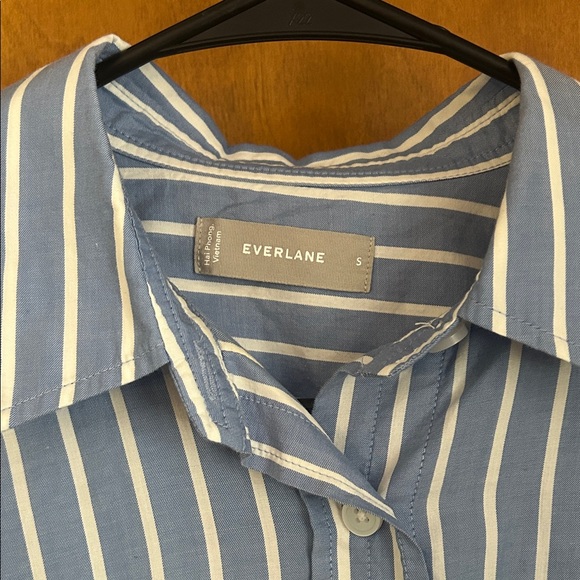 Everlane The Way-Short Shirt Blue and White Striped Button Down - Picture 3 of 6